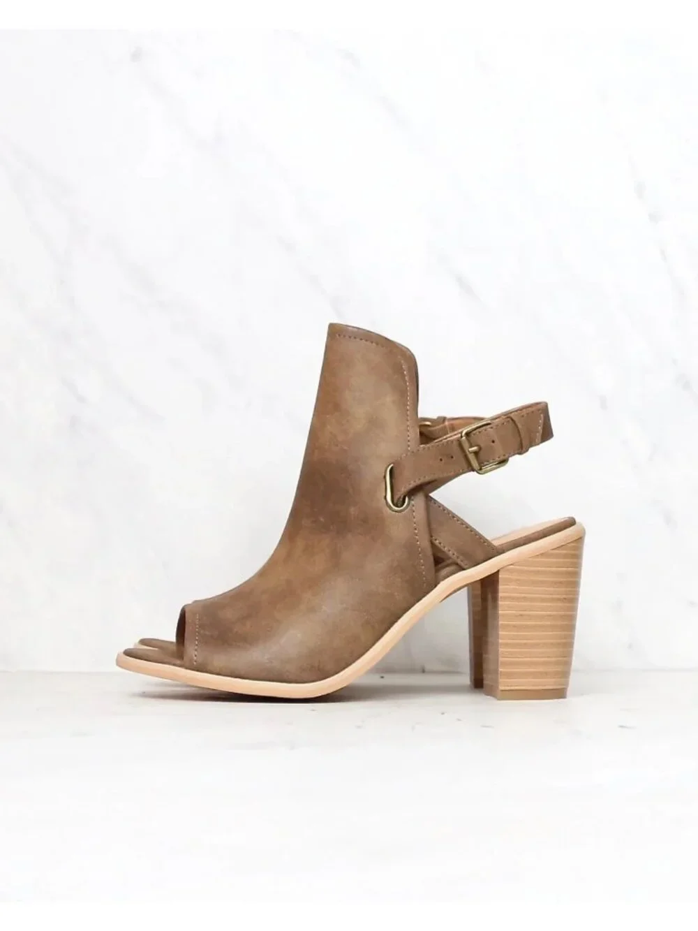 Brand New Very Volatile Bolten Wedge Platform Sandal Taupe Open Toe Size 8